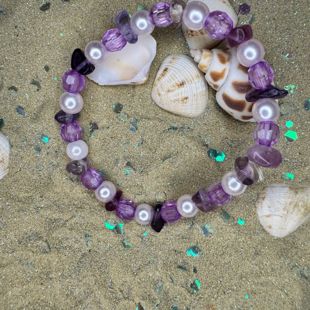 Elegant Purple and Silver Beaded Bracelet